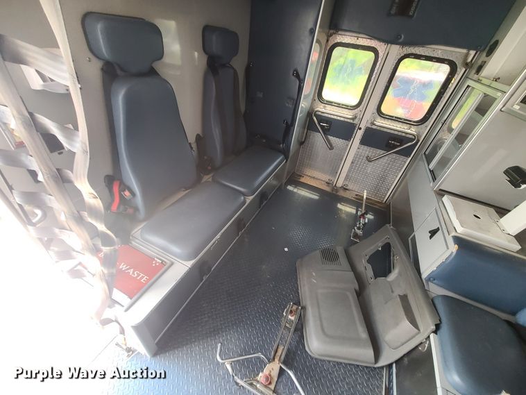 image for item DM4979 2016 Chevrolet Express G4500  ambulance