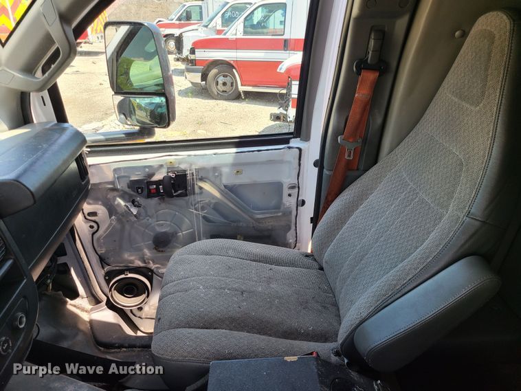 image for item DM4979 2016 Chevrolet Express G4500  ambulance