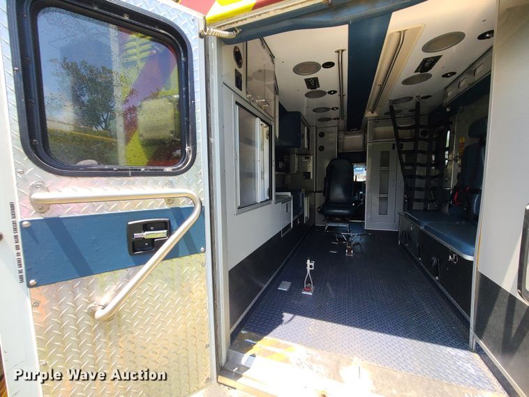 image for item DM4980 2014 Chevrolet Express G4500  ambulance