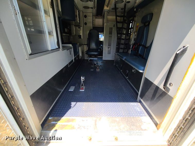 image for item DM4980 2014 Chevrolet Express G4500  ambulance