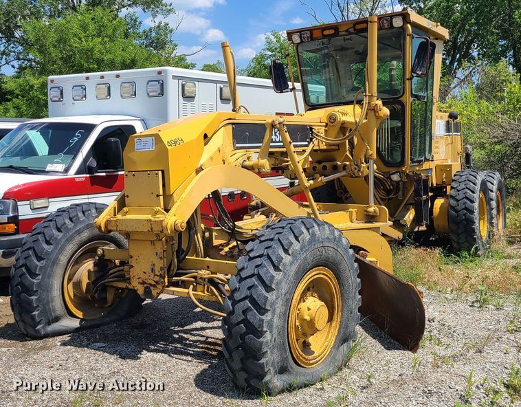 image for item DM4982 1999 Caterpillar 143H  motor grader