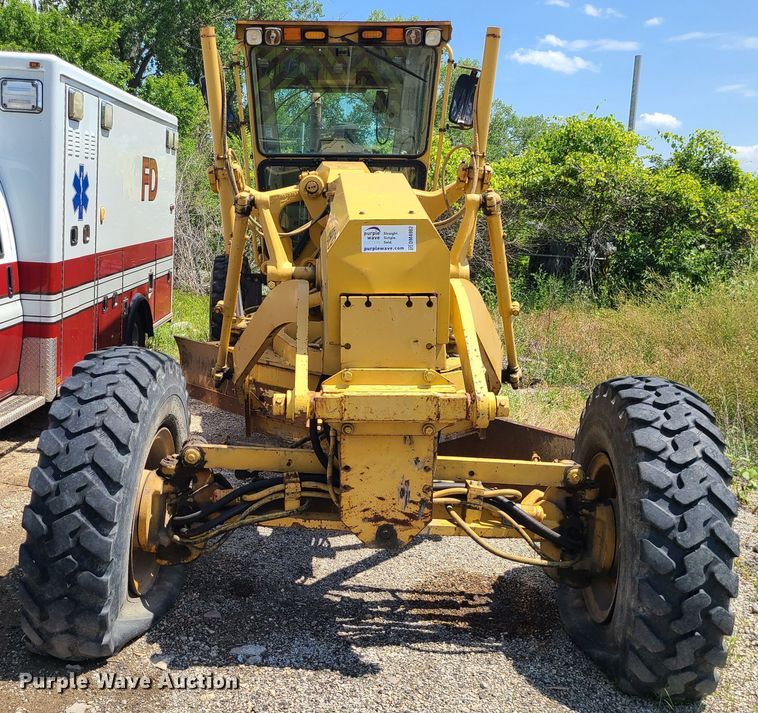 image for item DM4982 1999 Caterpillar 143H  motor grader