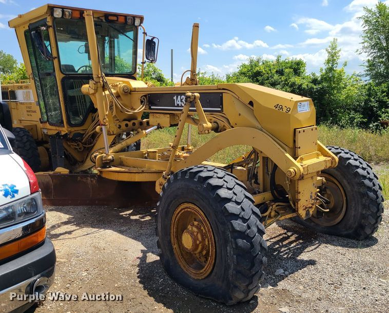 image for item DM4982 1999 Caterpillar 143H  motor grader