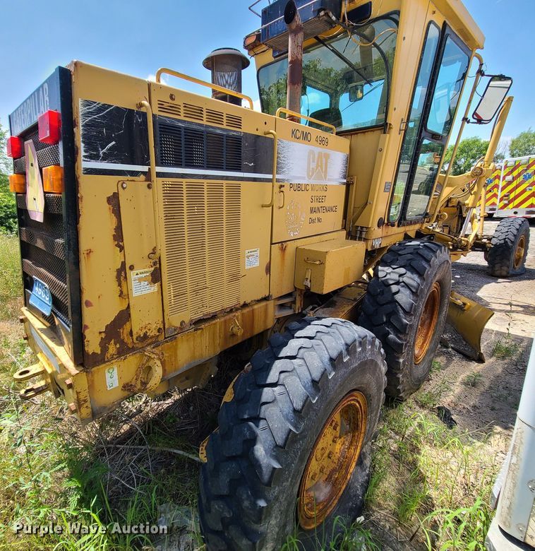 image for item DM4982 1999 Caterpillar 143H  motor grader