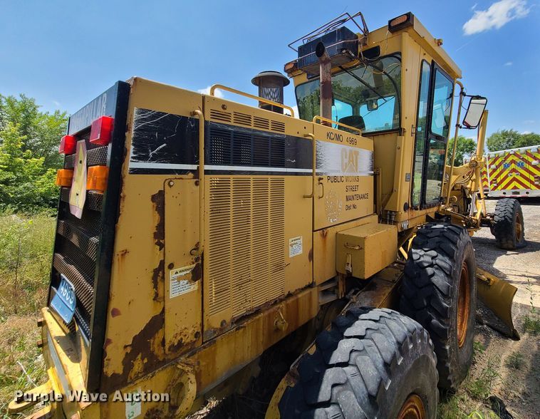 image for item DM4982 1999 Caterpillar 143H  motor grader