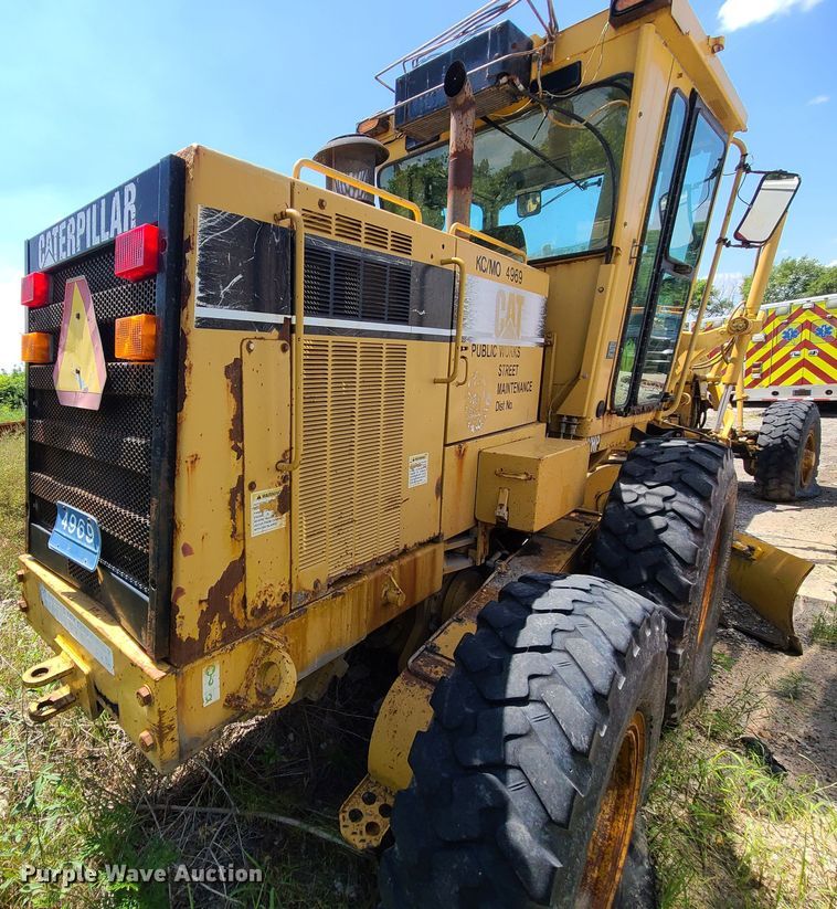 image for item DM4982 1999 Caterpillar 143H  motor grader