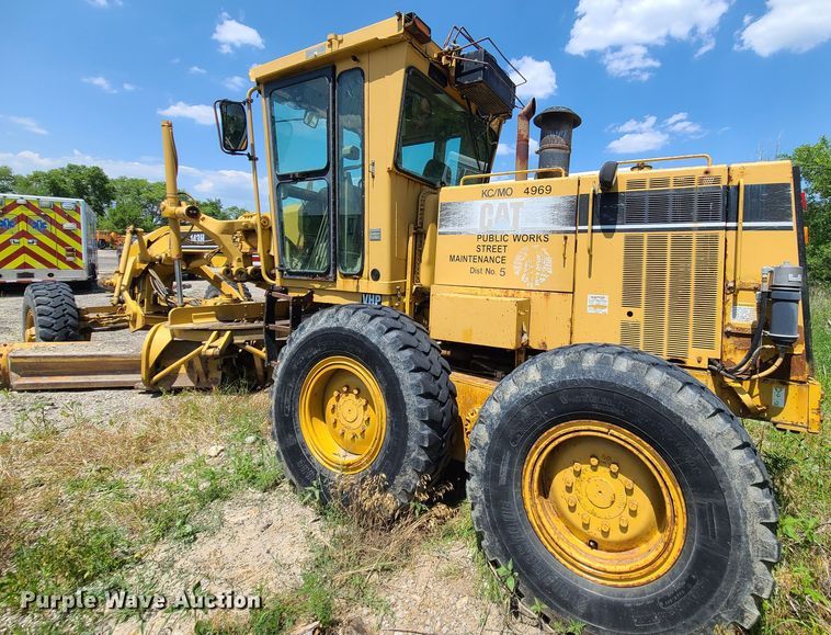 image for item DM4982 1999 Caterpillar 143H  motor grader