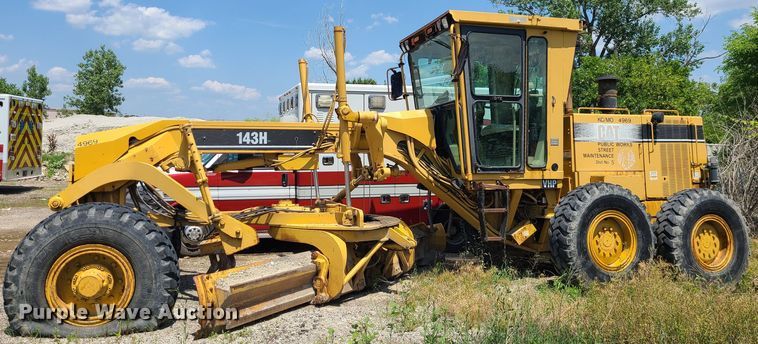 image for item DM4982 1999 Caterpillar 143H  motor grader