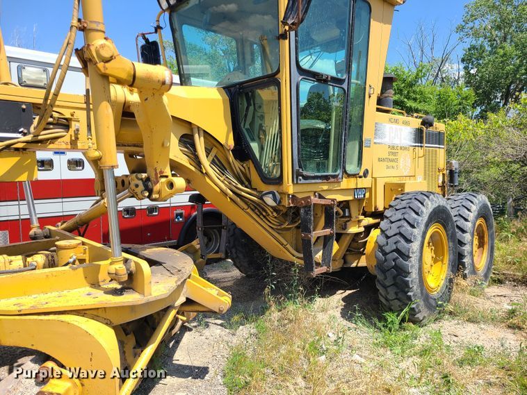image for item DM4982 1999 Caterpillar 143H  motor grader