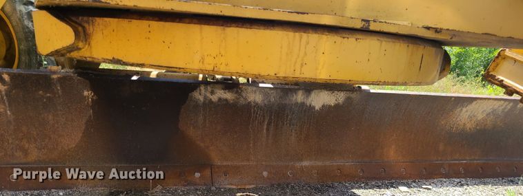 image for item DM4982 1999 Caterpillar 143H  motor grader