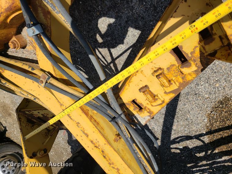 image for item DM4982 1999 Caterpillar 143H  motor grader