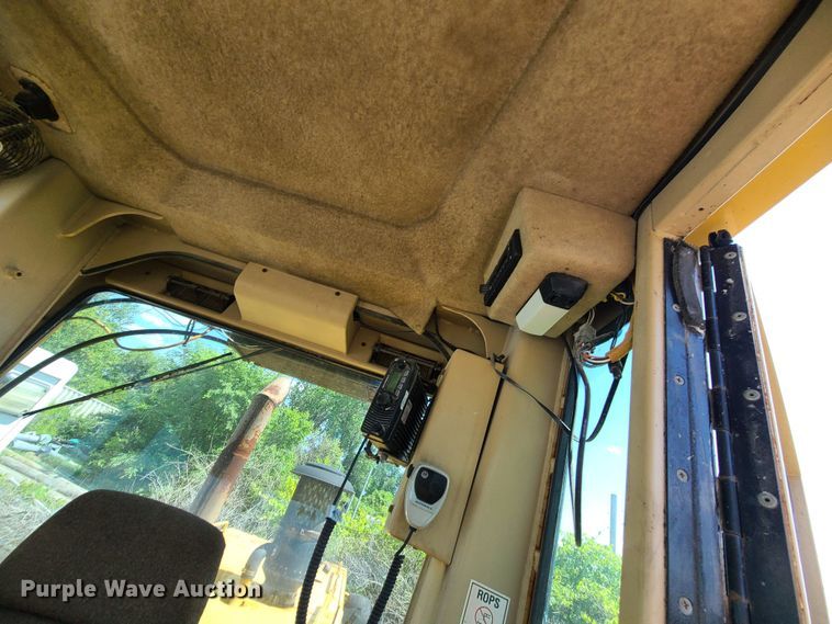 image for item DM4982 1999 Caterpillar 143H  motor grader