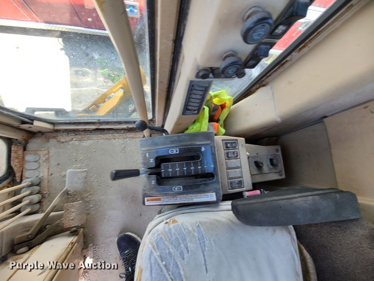 image for item DM4982 1999 Caterpillar 143H  motor grader