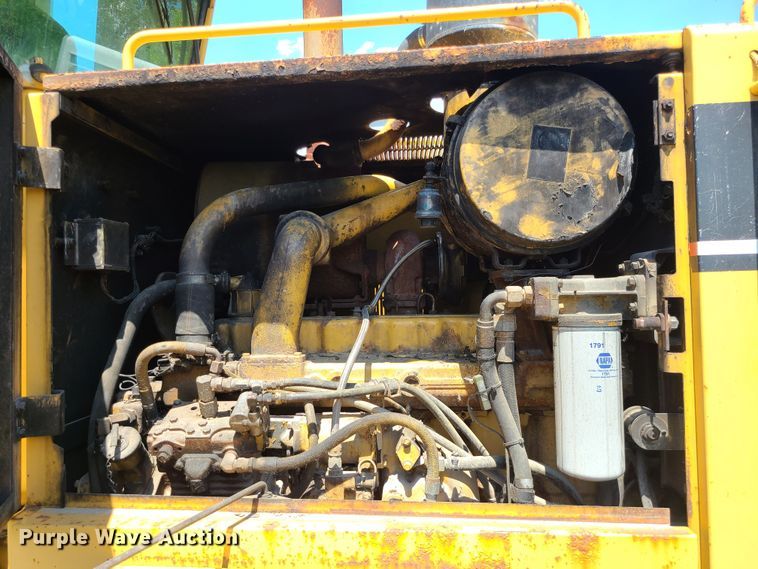 image for item DM4982 1999 Caterpillar 143H  motor grader