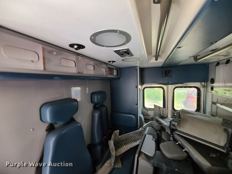 image for item DM4984 2016 Chevrolet Express G4500  ambulance