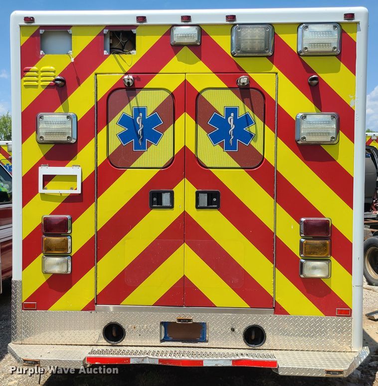 image for item DM4985 2016 Chevrolet Express G4500  ambulance