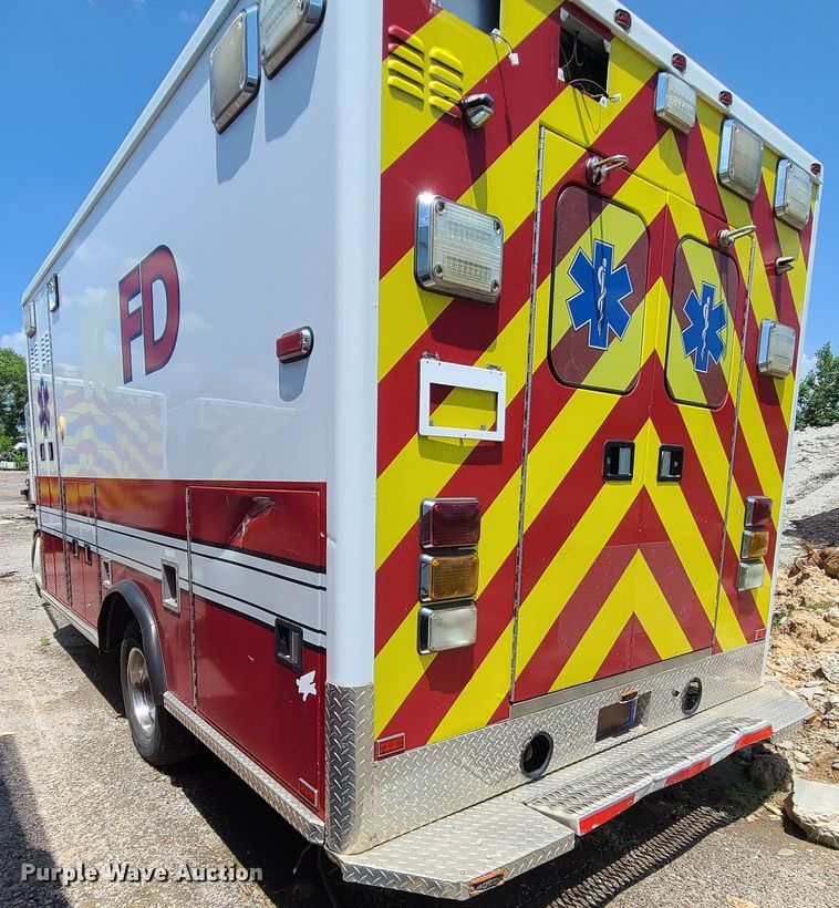 image for item DM4985 2016 Chevrolet Express G4500  ambulance