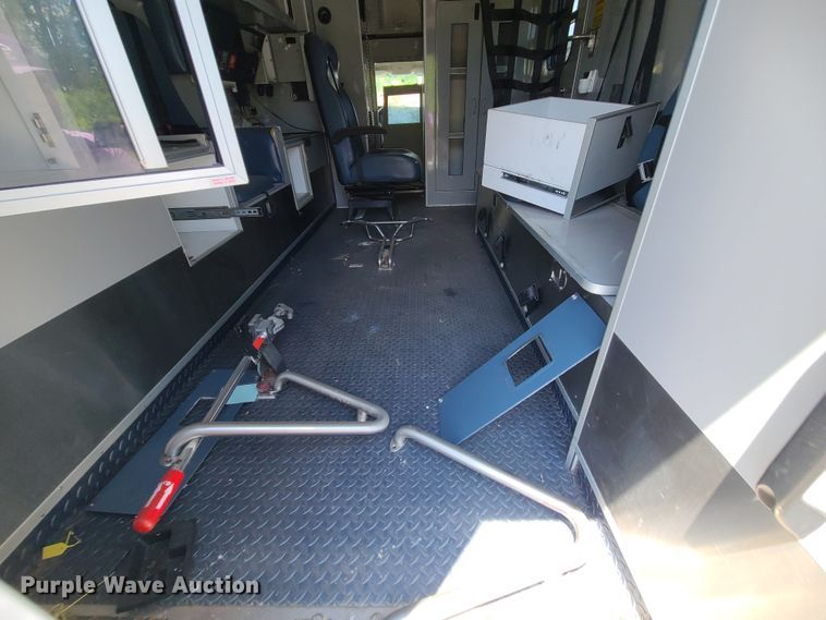 image for item DM4985 2016 Chevrolet Express G4500  ambulance