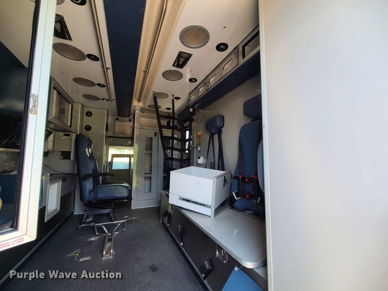 image for item DM4985 2016 Chevrolet Express G4500  ambulance