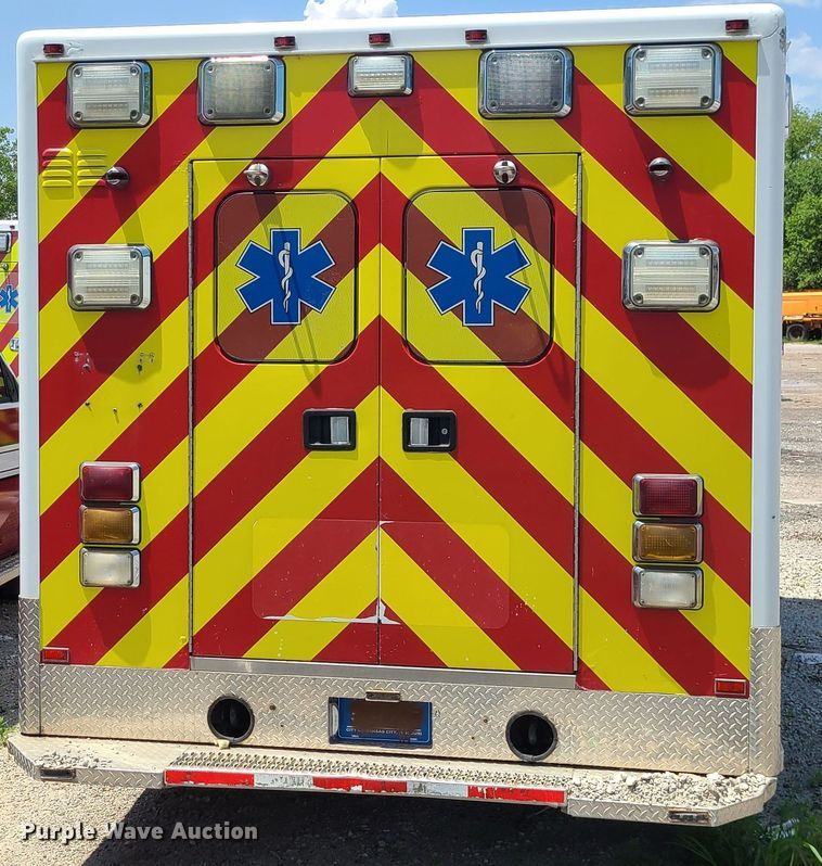 image for item DM4986 2016 Chevrolet Express G4500  ambulance