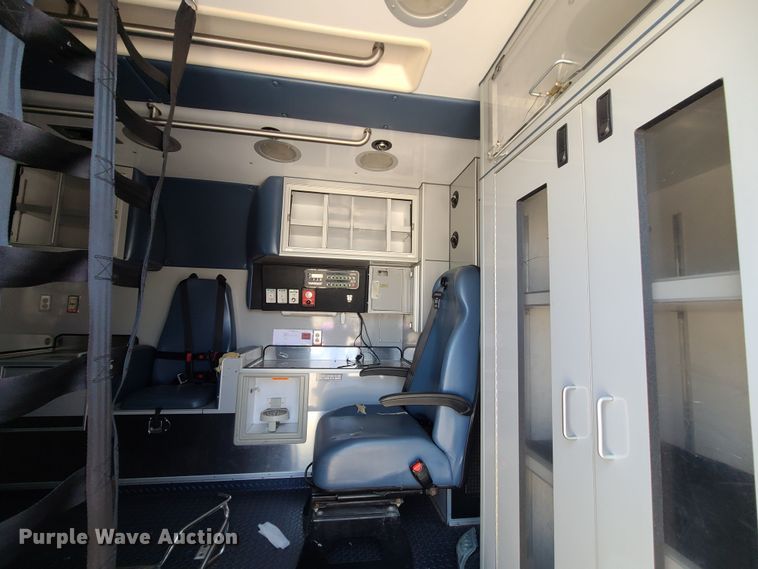 image for item DM4986 2016 Chevrolet Express G4500  ambulance