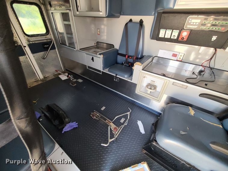 image for item DM4986 2016 Chevrolet Express G4500  ambulance