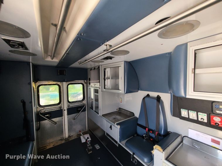 image for item DM4986 2016 Chevrolet Express G4500  ambulance