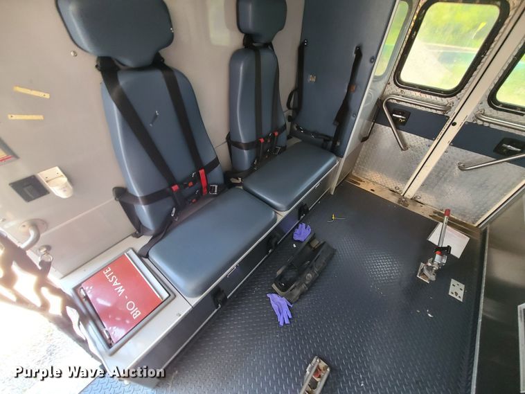 image for item DM4986 2016 Chevrolet Express G4500  ambulance