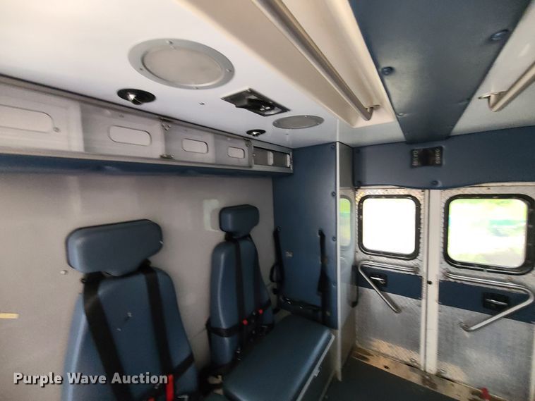 image for item DM4986 2016 Chevrolet Express G4500  ambulance