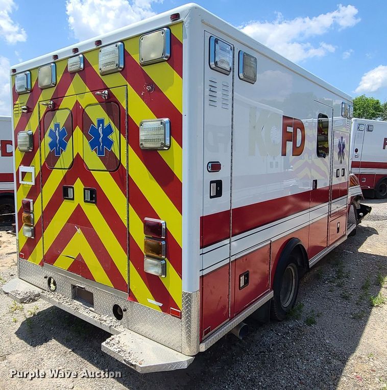 image for item DM4987 2016 Chevrolet Express G4500  ambulance
