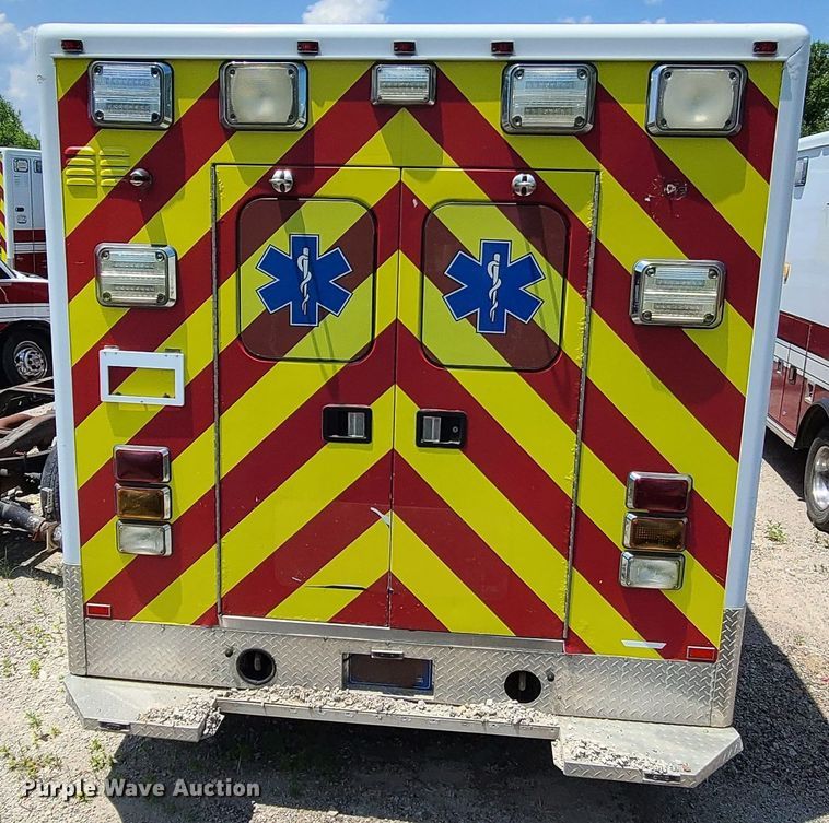image for item DM4987 2016 Chevrolet Express G4500  ambulance