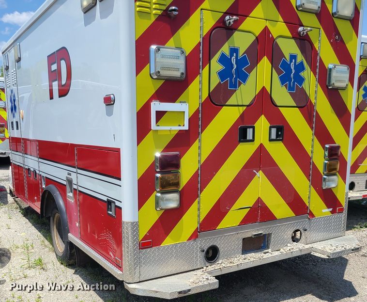 image for item DM4987 2016 Chevrolet Express G4500  ambulance