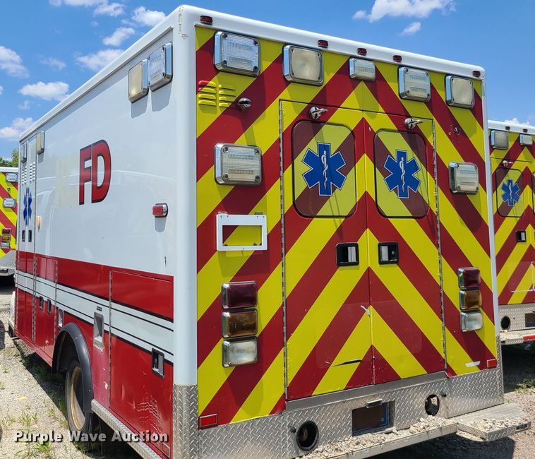 image for item DM4987 2016 Chevrolet Express G4500  ambulance
