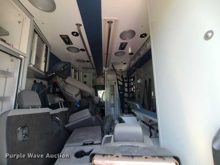 image for item DM4987 2016 Chevrolet Express G4500  ambulance