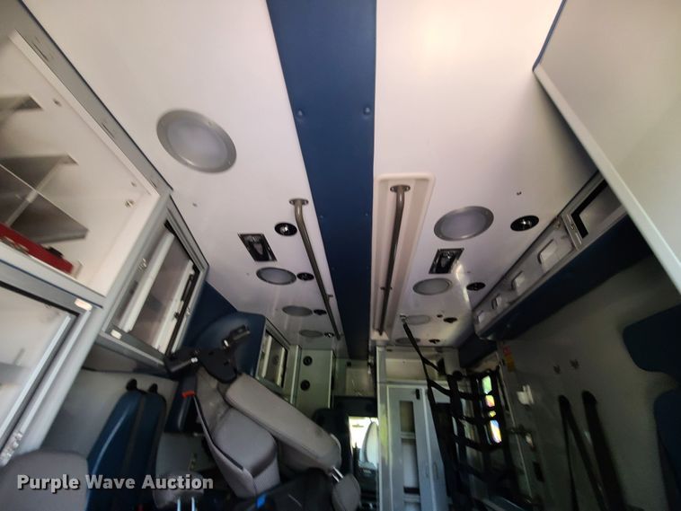 image for item DM4987 2016 Chevrolet Express G4500  ambulance