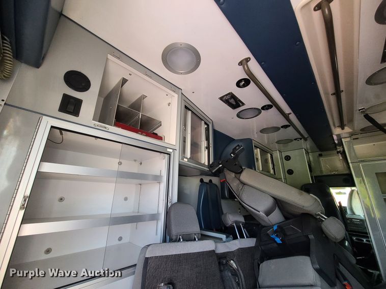 image for item DM4987 2016 Chevrolet Express G4500  ambulance