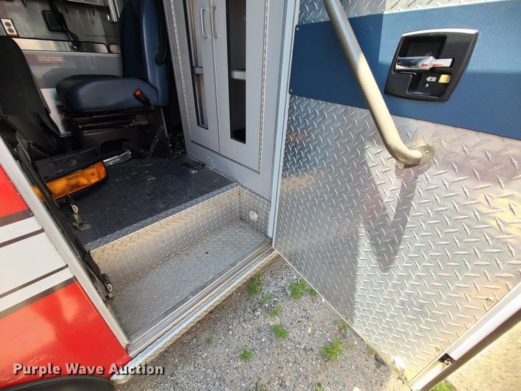 image for item DM4987 2016 Chevrolet Express G4500  ambulance