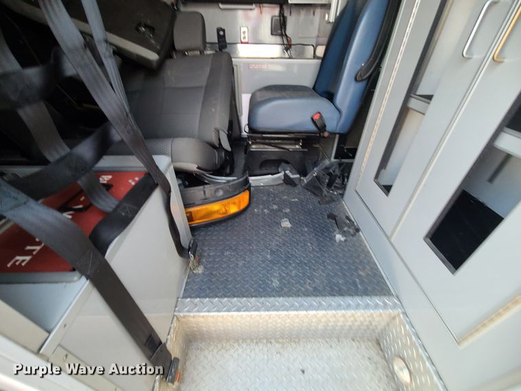 image for item DM4987 2016 Chevrolet Express G4500  ambulance