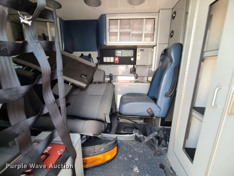 image for item DM4987 2016 Chevrolet Express G4500  ambulance