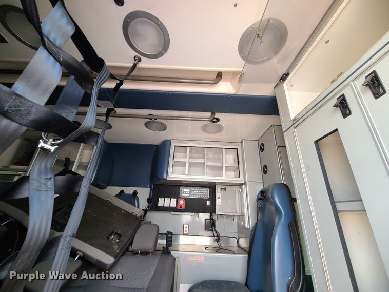 image for item DM4987 2016 Chevrolet Express G4500  ambulance