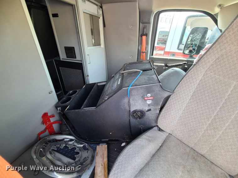 image for item DM4987 2016 Chevrolet Express G4500  ambulance