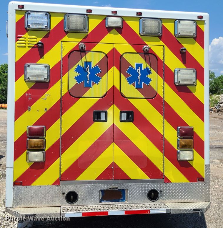 image for item DM4988 2016 Chevrolet Express G4500  ambulance