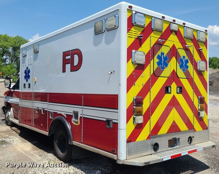 image for item DM4988 2016 Chevrolet Express G4500  ambulance