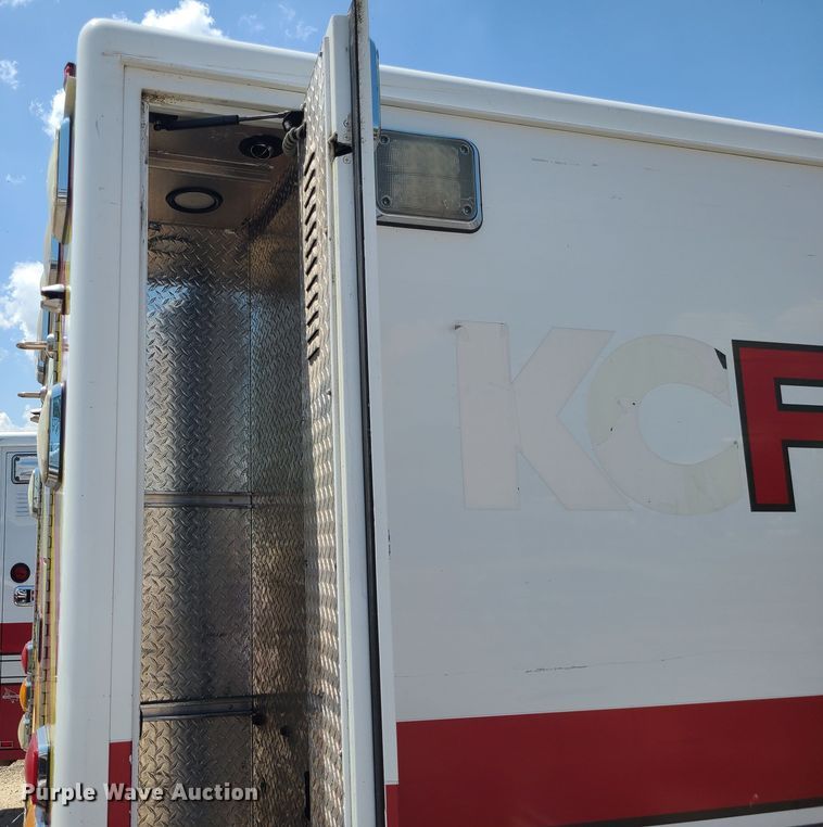 image for item DM4988 2016 Chevrolet Express G4500  ambulance