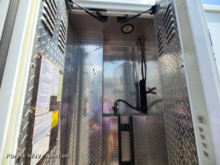 image for item DM4988 2016 Chevrolet Express G4500  ambulance