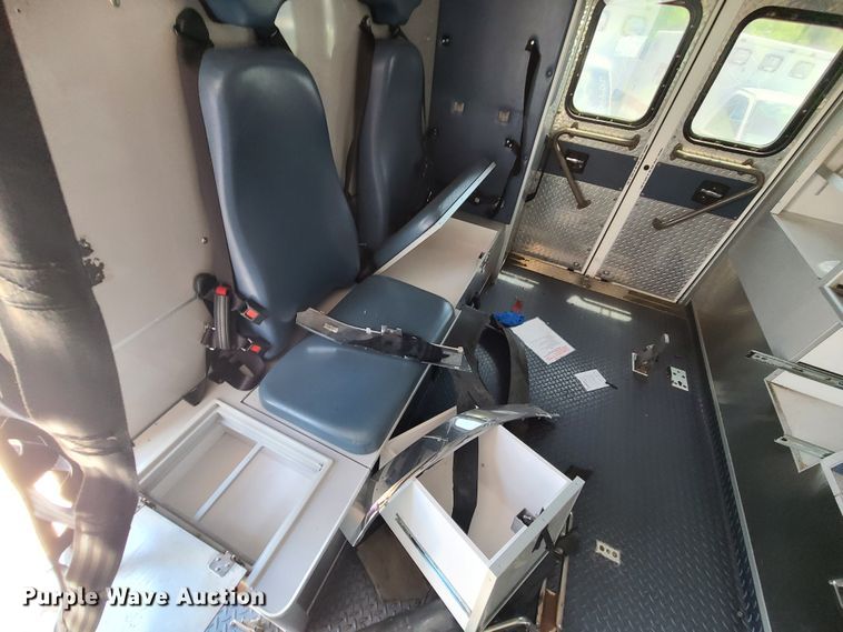 image for item DM4988 2016 Chevrolet Express G4500  ambulance