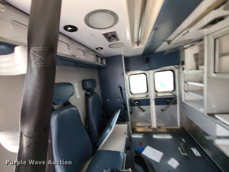 image for item DM4988 2016 Chevrolet Express G4500  ambulance