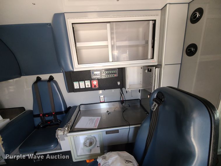 image for item DM4988 2016 Chevrolet Express G4500  ambulance