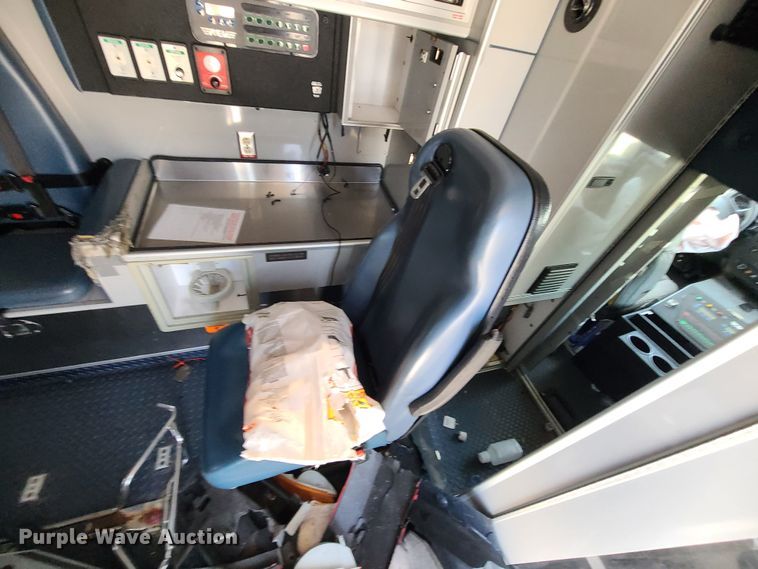 image for item DM4988 2016 Chevrolet Express G4500  ambulance