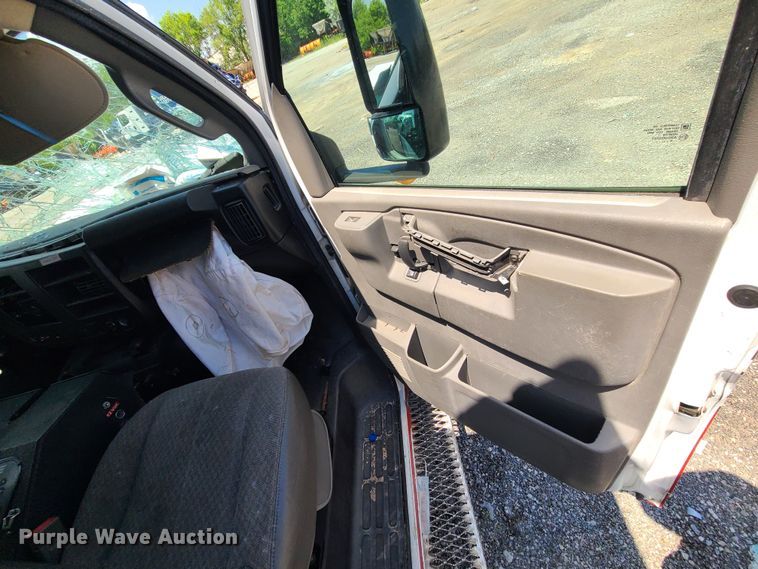 image for item DM4988 2016 Chevrolet Express G4500  ambulance